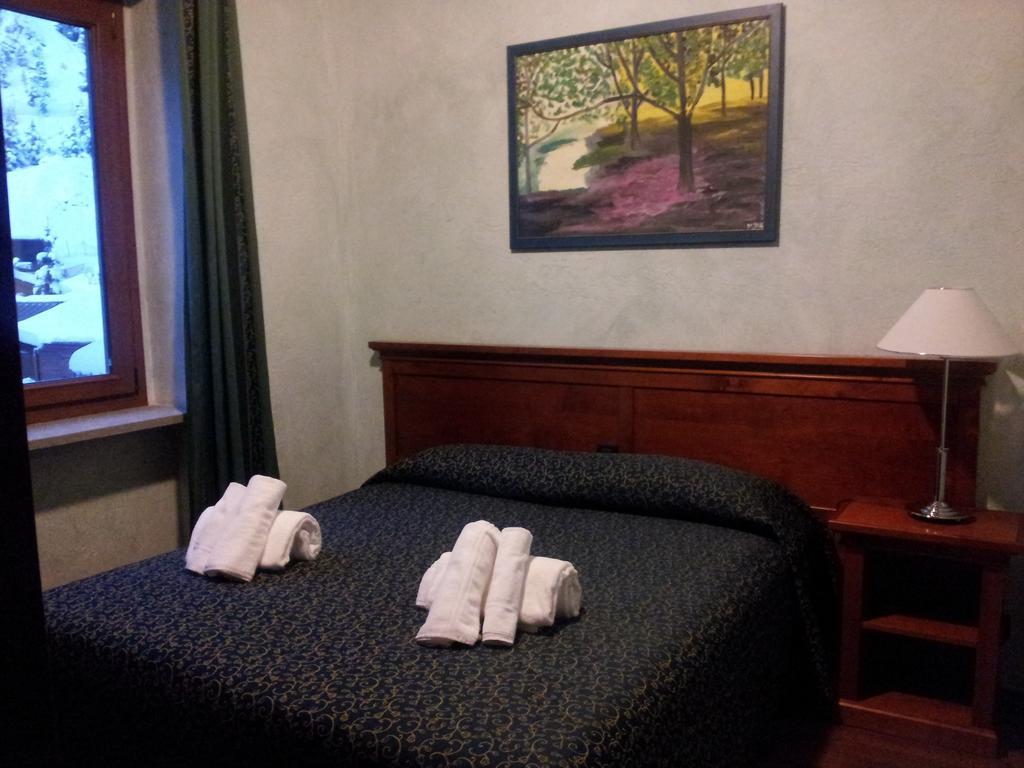 Hotel Clari 3*